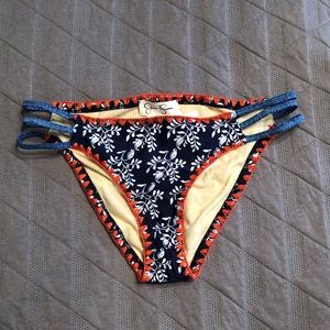 BRAND NEW swimsuit bottoms